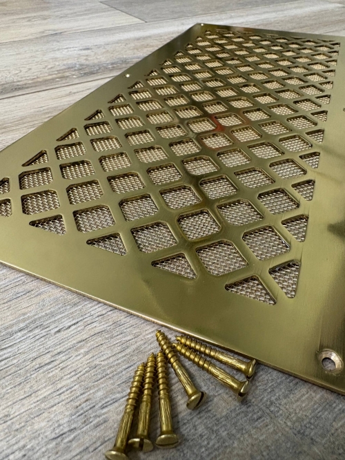 Вентиляционная решётка латунная полированная с сеточкой и шурупами ЛР18 400х200